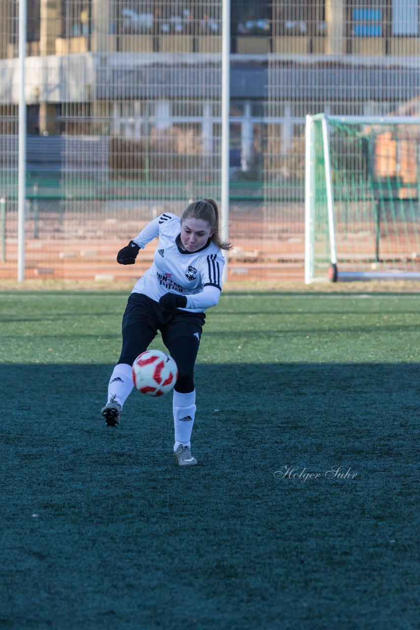 Bild 111 - Frauen SG Holstein Sued - SV Gruenweiss-Siebenbaeumen : Ergebnis: 0:2